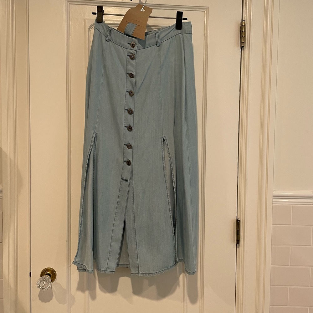 BB Dakota Chambray Skirt with side slits size 4